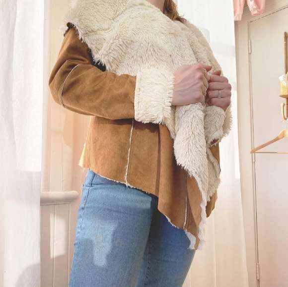 Faux fur coat - Picture 2 of 3